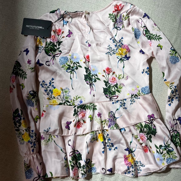 Pretty Little Thing Pale Pink Floral Butterfly Satin Peplum Blouse - Picture 8 of 9